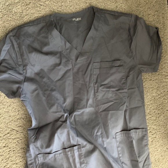 Two sets scrubs, size XS. Uniform advantage. - Picture 5 of 6